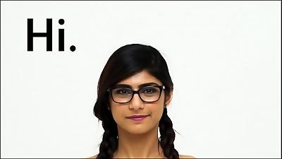 MIA KHALIFA - I Invite You To Check Out A Closeup Of My ideal Arab body